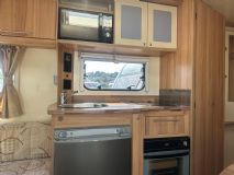 2011 BAILEY ORION 440 4.jpg